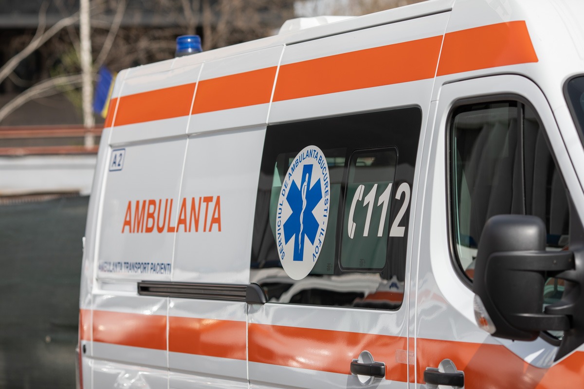 Scandal la Spitalul Județean Sibiu: Un pacient imobilizat de 30 de ani a fost externat cu branula în venă