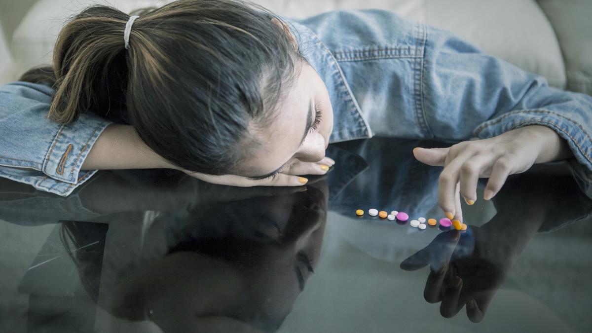Critici dure la proiectul de dezincriminare a consumului de droguri: „Accentuează problema, nu o rezolvă”
