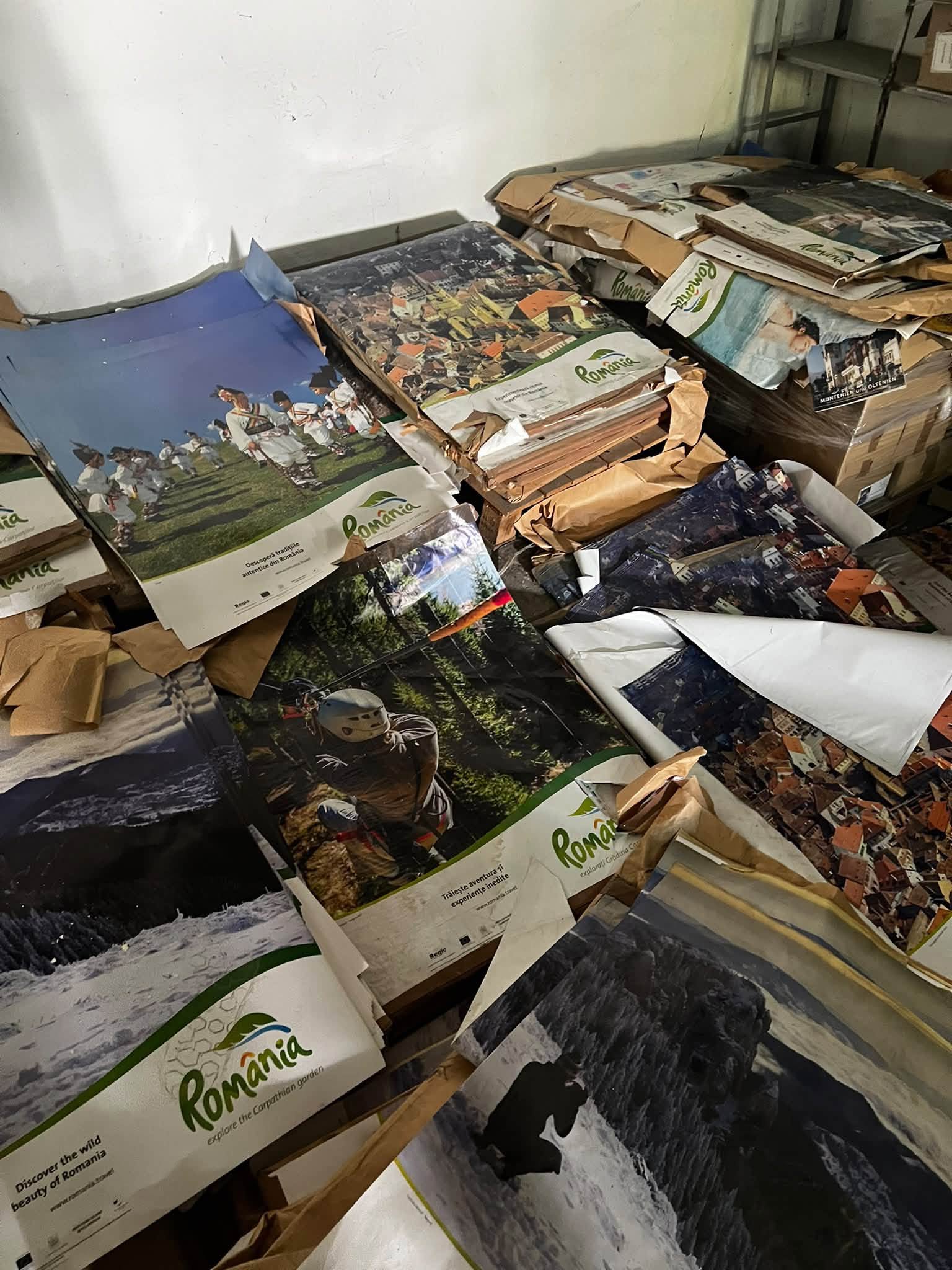 Scandal în turism: Statul a plătit milioane pentru albume care nu au ajuns în depozite