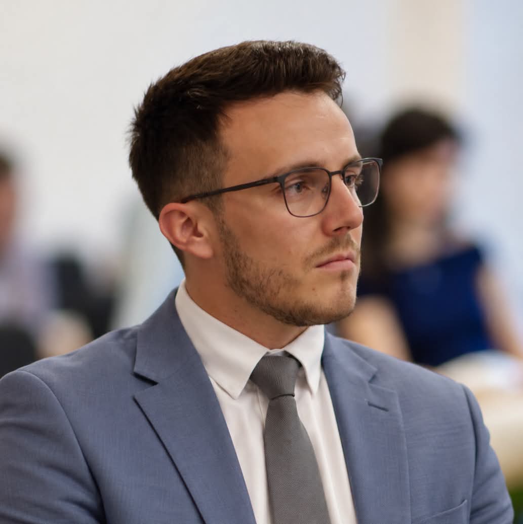 Violența în școli este ascunsă pentru a proteja imaginea instituțiilor, avertizează un profesor