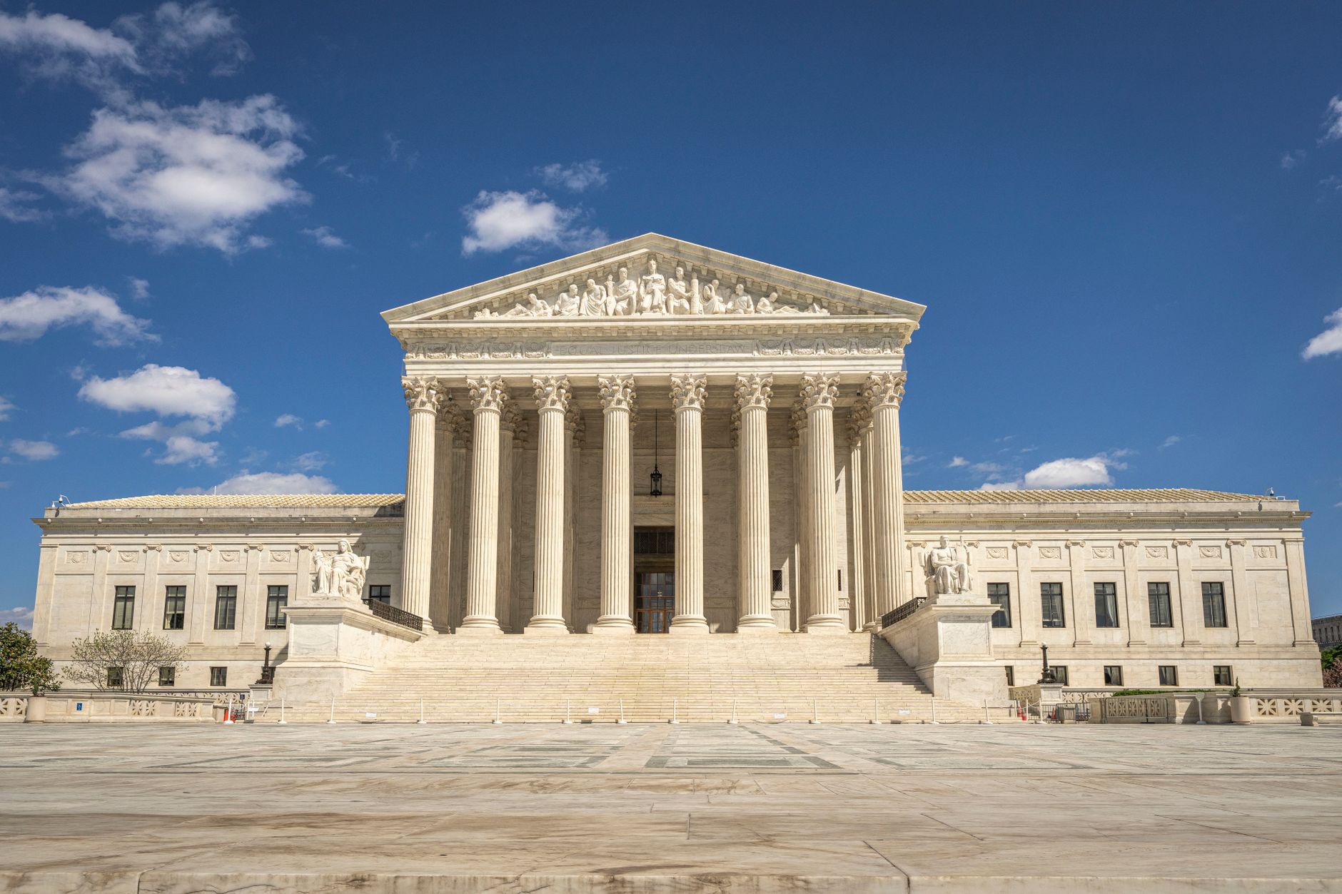 Dosar DNA cu influență politică: Fănel Bogoș, Mihai Barbu și Cristina Trăilă trimiși în judecată