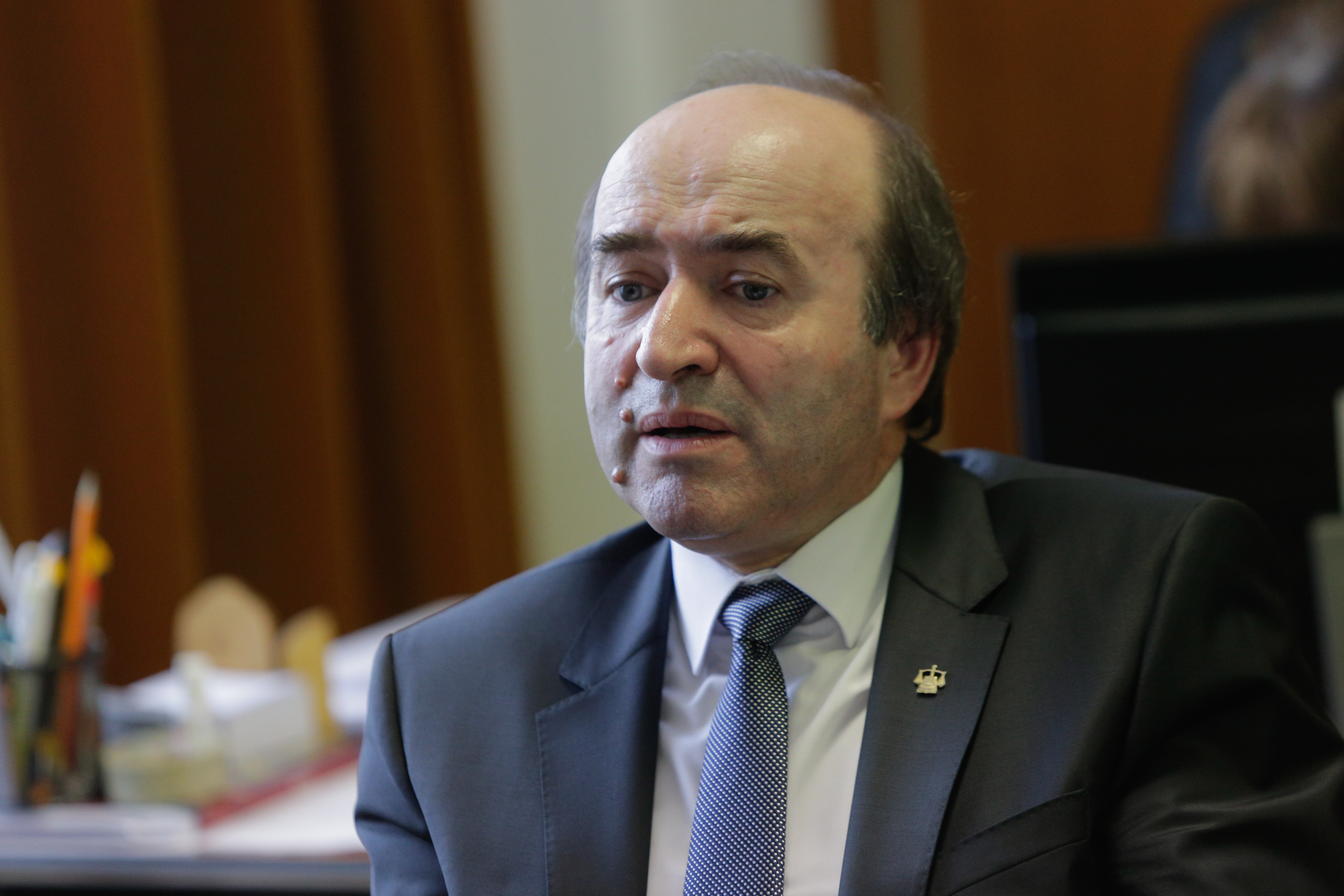 Instanța decide astăzi dacă fiul lui Tudorel Toader va fi arestat preventiv în dosarul cu studente