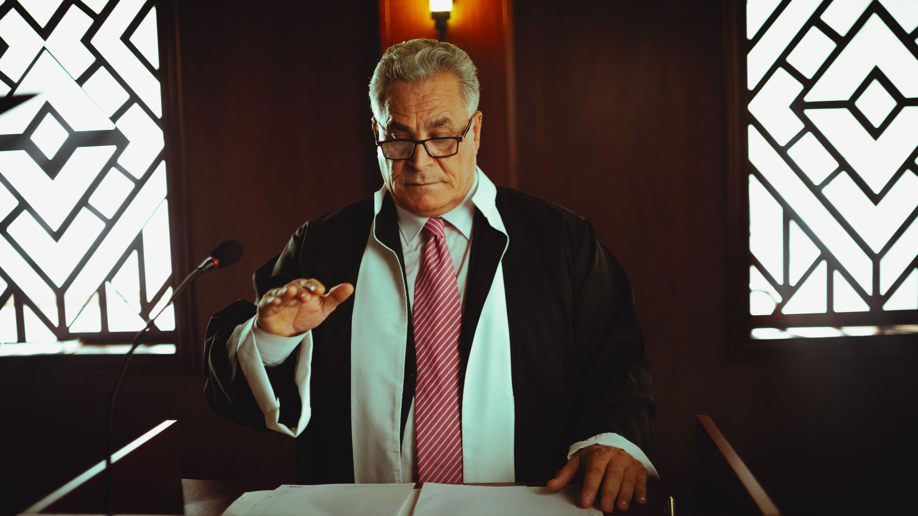 Călin Georgescu rămâne în arest? Judecătorii decid astăzi dacă mandatul de arestare preventivă se prelungește