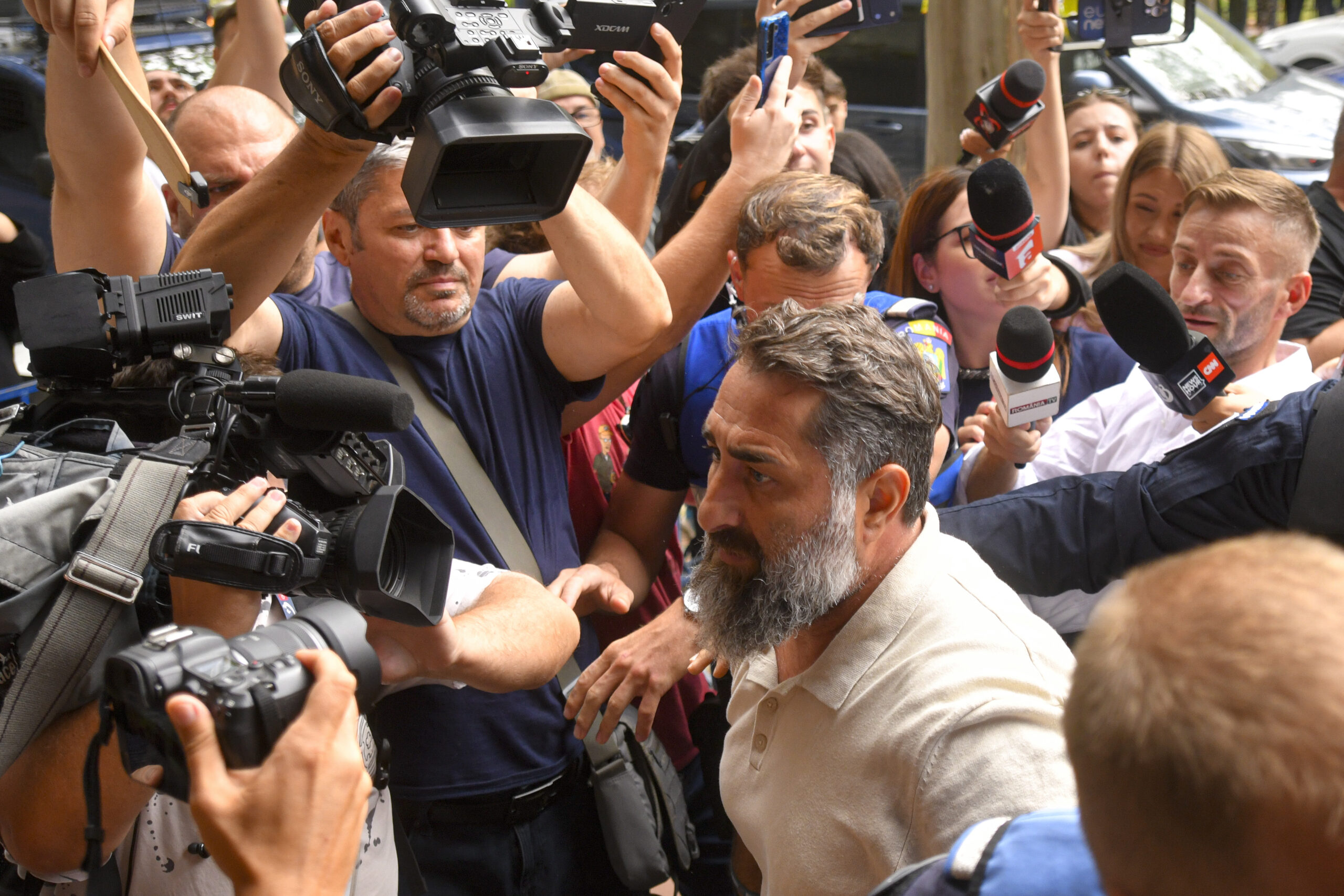Călin Georgescu și Ionel Rusen eliberați din arest: Procurorii DIICOT pot contesta decizia instanței