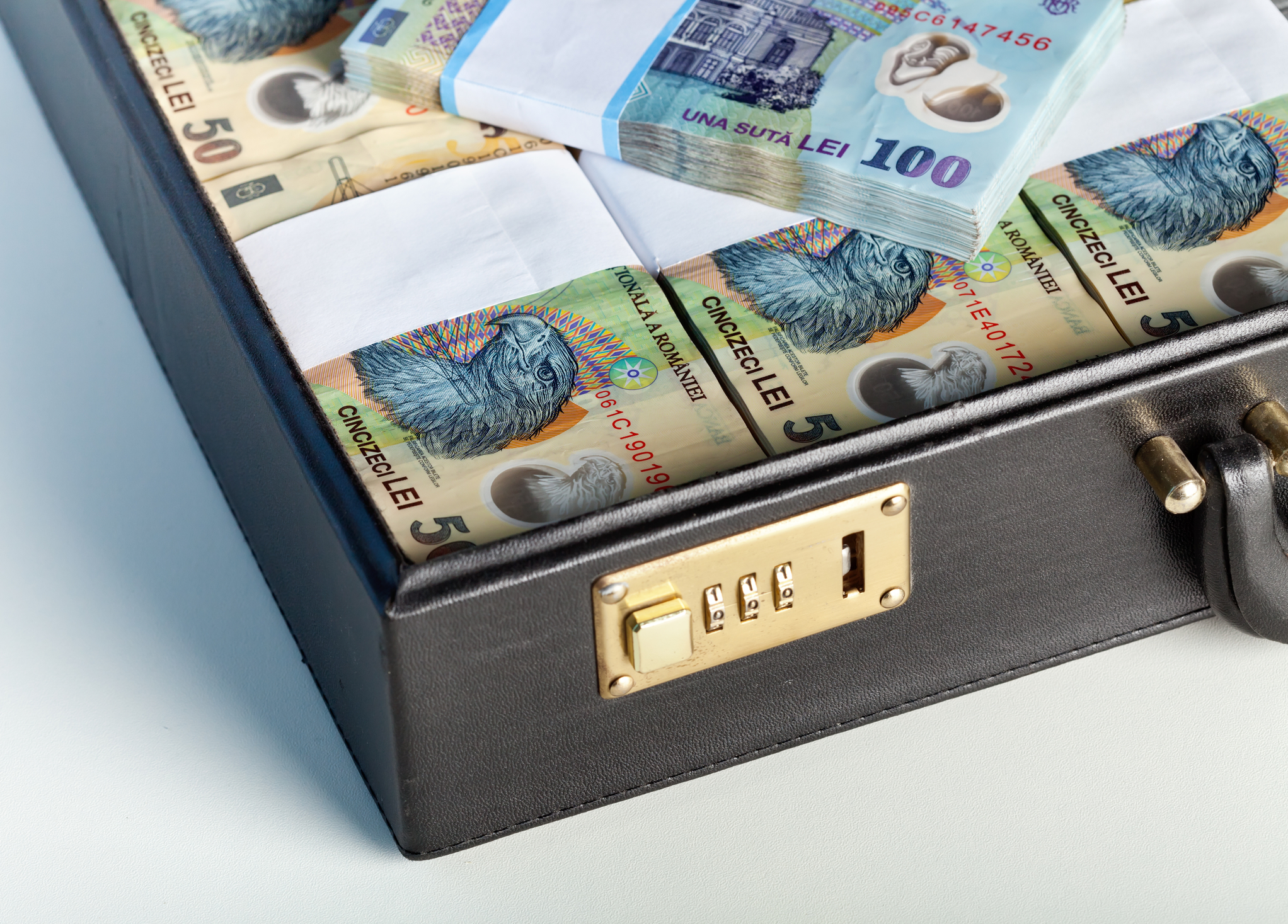 Mecanism infracțional de 11 ani: Administrator de firme acuzat că a evazionat aproape 800.000 EUR
