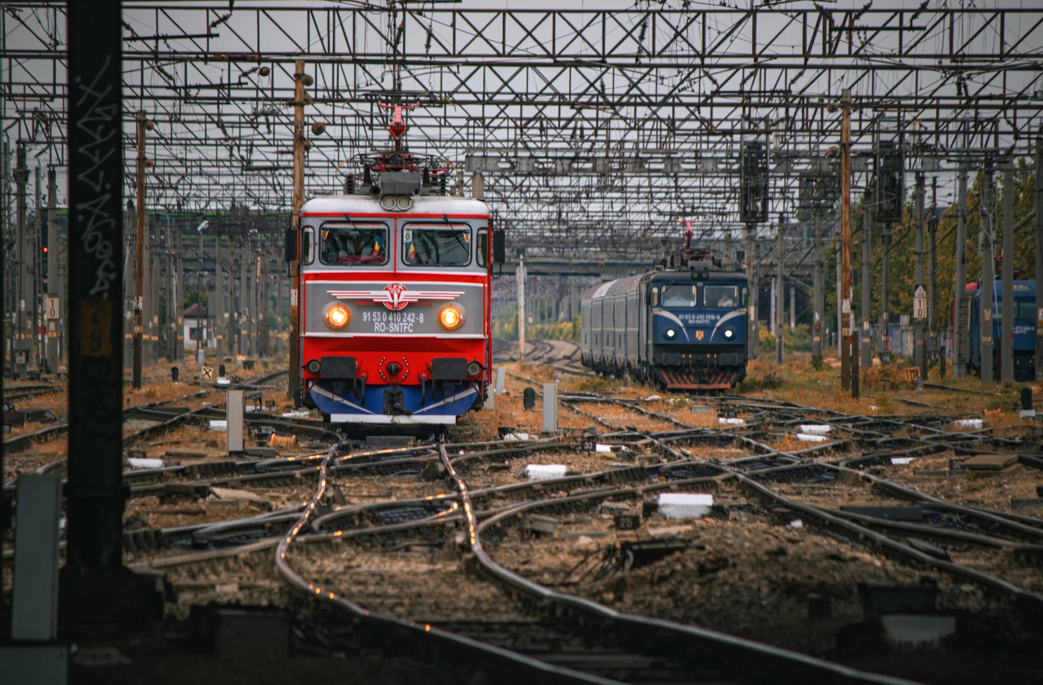 Riscuri de catastrofă feroviară în România: Infrastructura învechită pune în pericol pasagerii