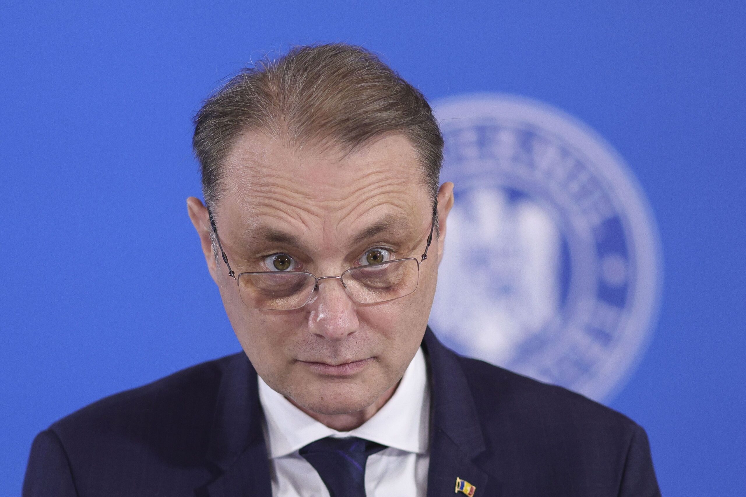 Guvernul Niculescu aprobă cheltuielile pentru recepția ANCOM de 1.000 de persoane în Qatar