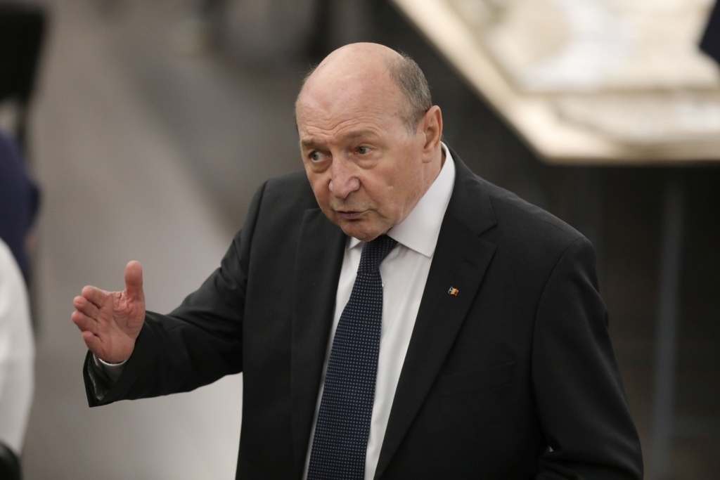 Traian Băsescu avertizează: Impozitarea locuințelor la valoarea de piață poate scoate românii în stradă