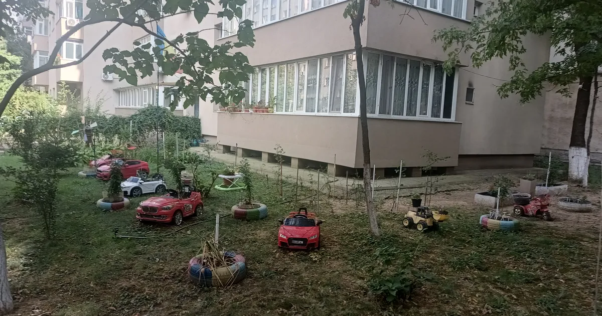 Grădinăritul în fața blocului poate costa mii de lei. Ce sancțiuni aplică Poliția Locală