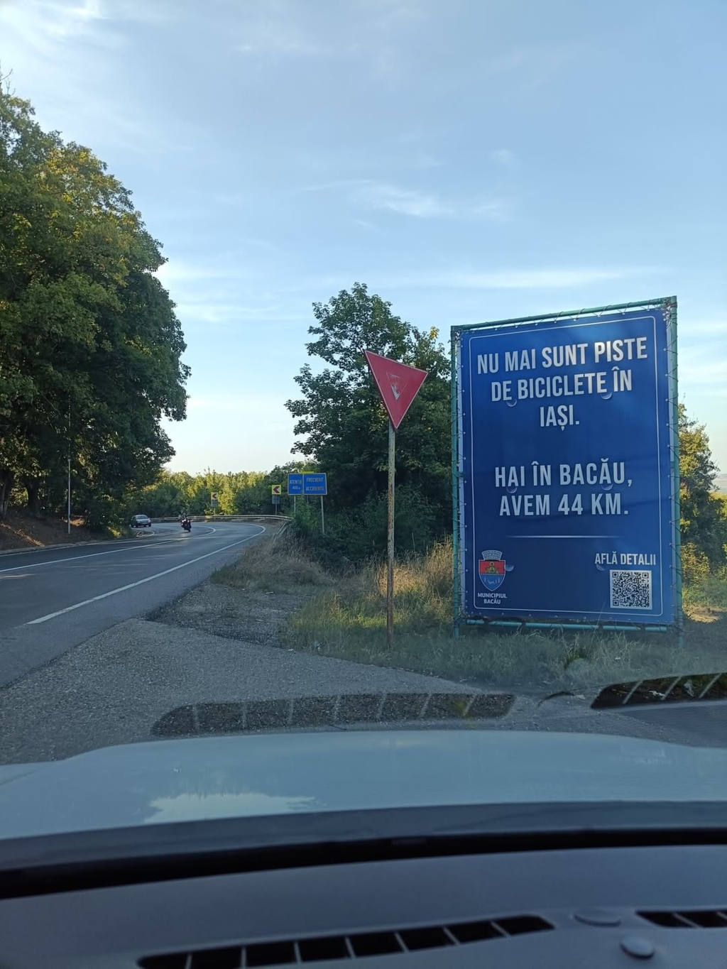 Război de bannere între Iași și Bacău: Primarul din Bacău invită cetățenii în orașul său