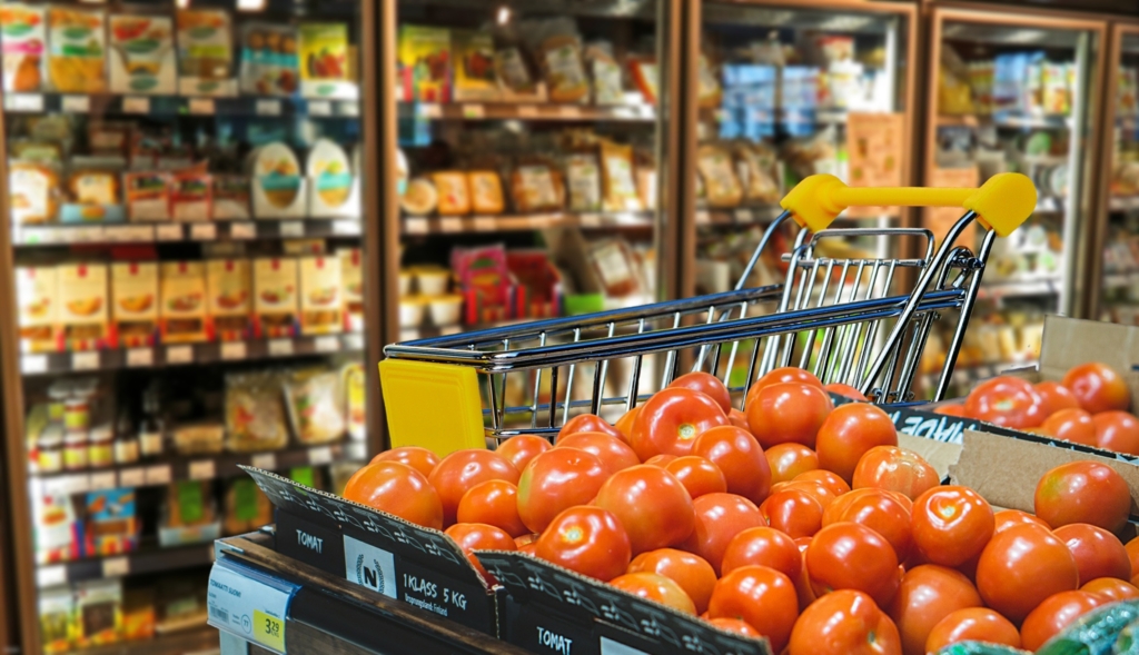 Lipsa produselor românești în supermarketuri: de ce producătorii locali nu reușesc să concureze