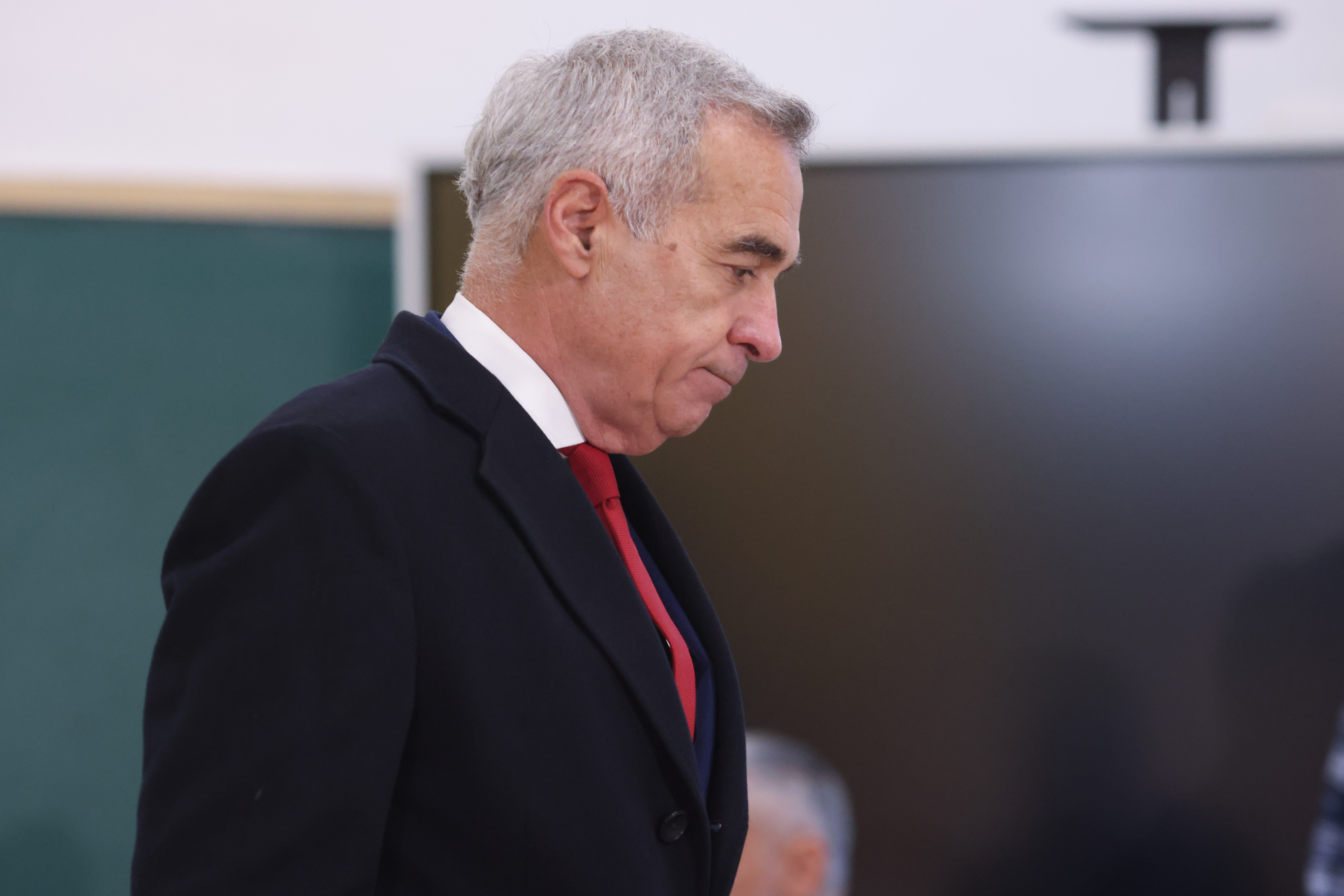 Dosar de înșelăciune cu un milion de euro: DIICOT l-a ridicat pe Călin Georgescu și pe Ionel Rusen