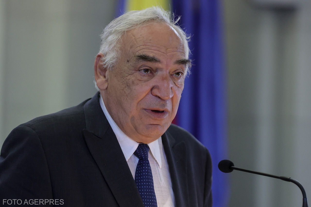 Critica dură a vicepreședintelui Academiei la adresa manualelor de fizică: „Aș fi urât fizica”