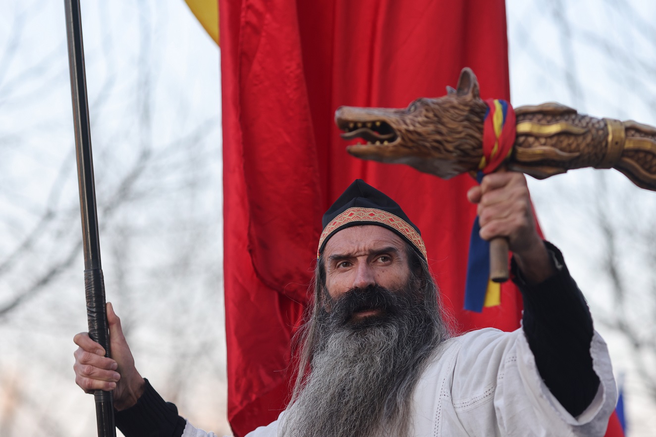 Proteste în fața sediului DIICOT: Susținători ai lui Călin Georgescu așteaptă audieri în dosar de înșelăciune