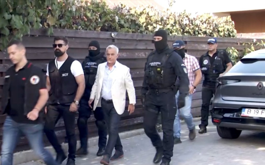 Călin Georgescu, dus la DIICOT după percheziții la Mogoșoaia. Este acuzat de fraudă de un milion de euro
