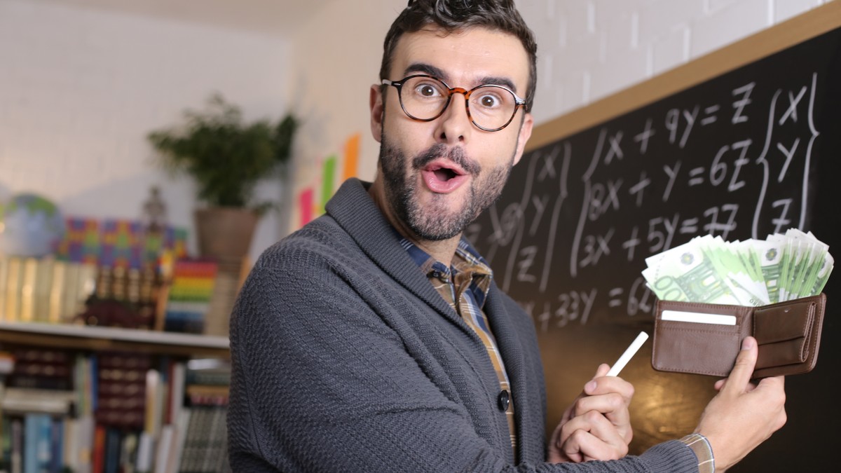Victoria juridică pentru profesori: Curtea de Apel Iași impune plata concediului de odihnă neefectuat