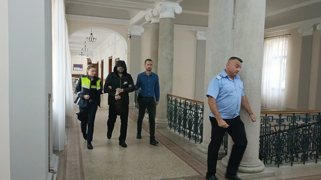 Procurorul Radu George Bucurică este internat medical după ce a folosit un pistol ilegal într-o discotecă