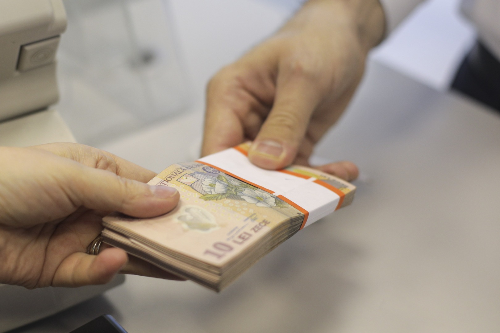 Expertii judiciari pot contesta in instanta deciziile privind onorariile. Noua decizie a ÎCCJ