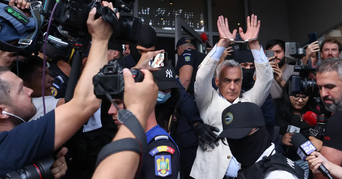 Cercetare disciplinară în ANAF după ce un Jaguar deținut de inspectoare i-a fost oferit lui Călin Georgescu