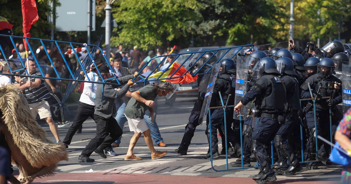 Rețineri masive după violențele din Piața Victoriei: Șapte manifestanți au fost ridicați de autorități