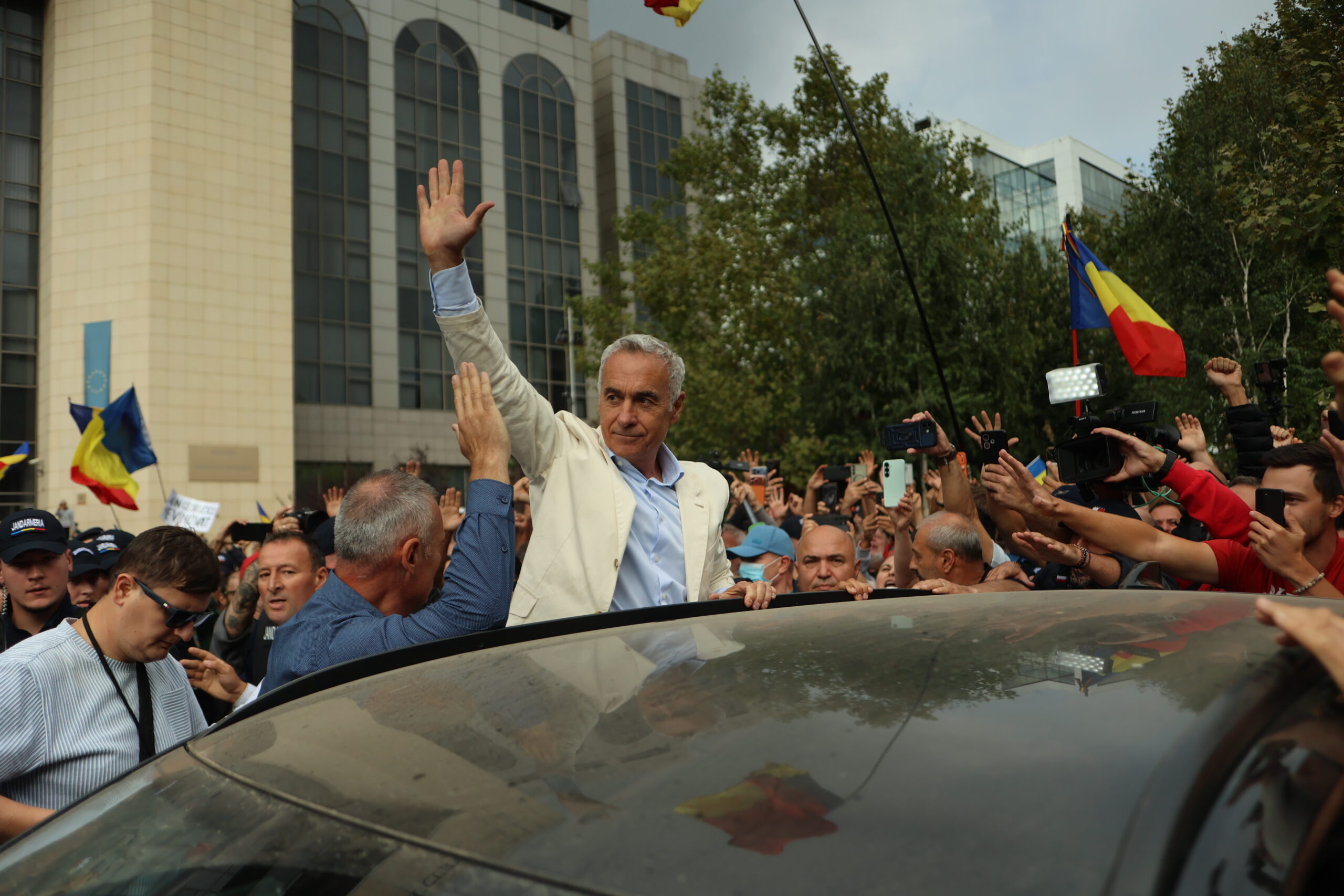 Călin Georgescu este sub control judiciar: restricții stricte și interdicția de a părăsi țara