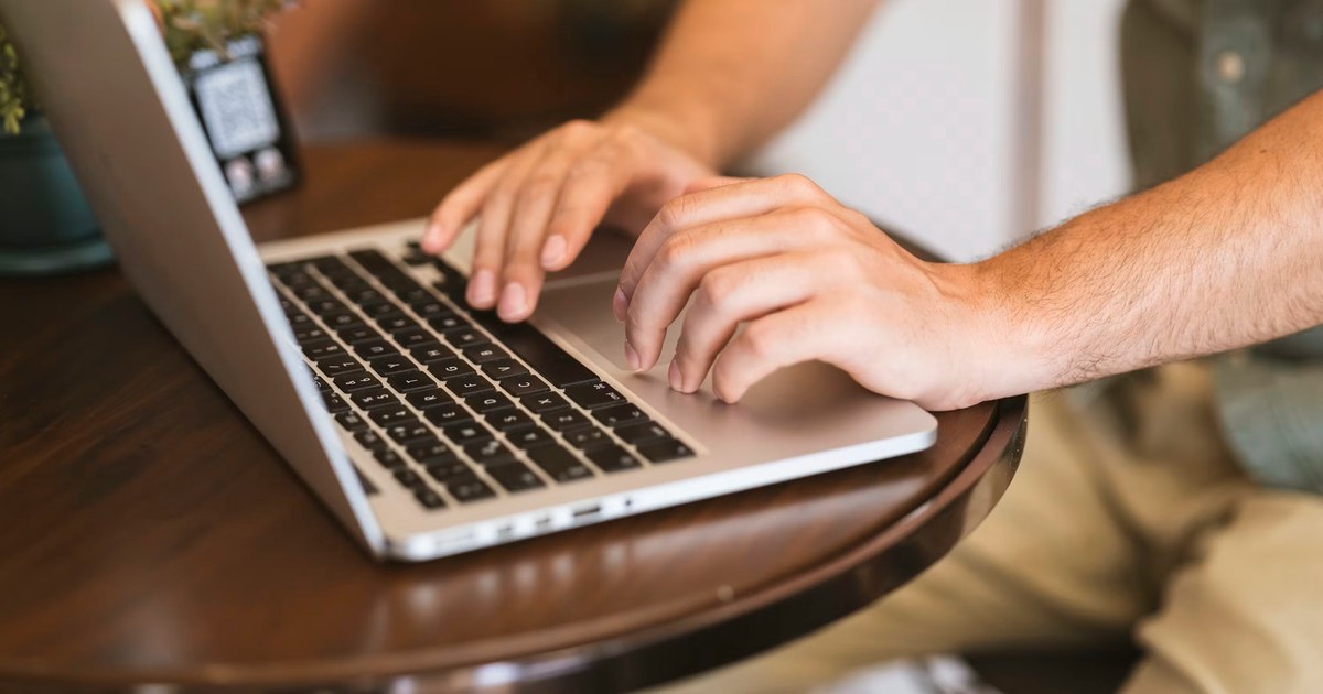 Marea problemă a cookie-urilor în România: majoritatea site-urilor trimit date înainte de acordul utilizatorului