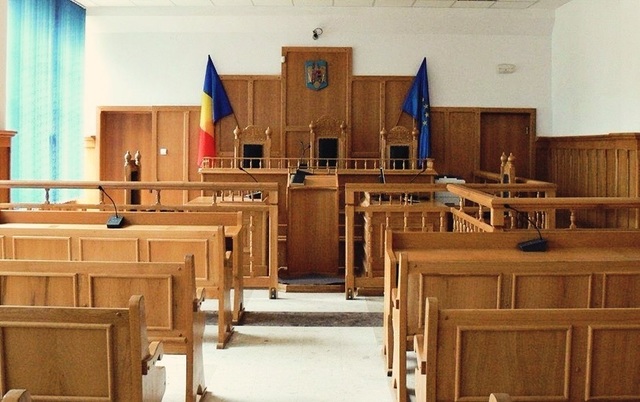 Scandal la Inspecția Muncii din Alba: Inspectorul care „învăța” firmele cum să evite controalele ajunge în judecată