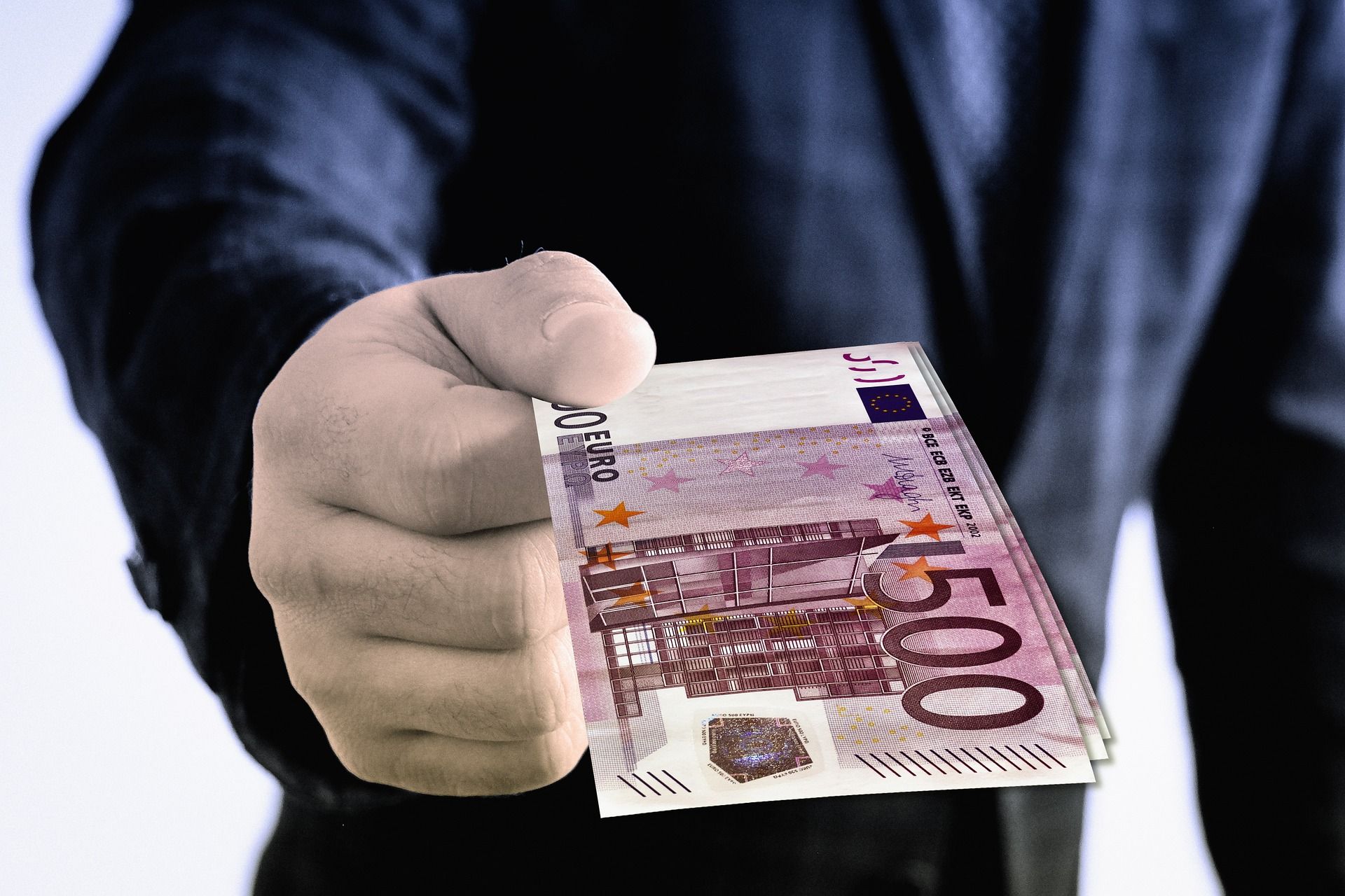 Scandal în lumea carității: Donații pentru copii bolnavi ar fi fost détourate prin contracte suspecte