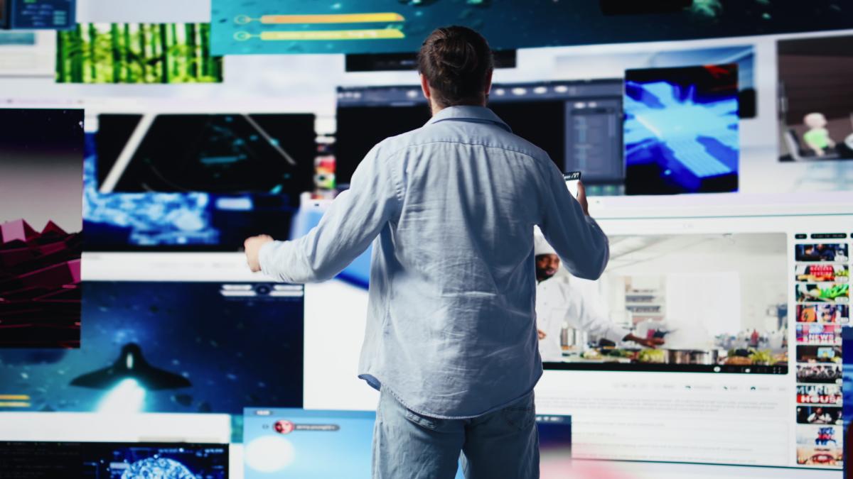 CNA este incapabil să monitorizeze mediul online și TV, avertizează Radu Herjeu