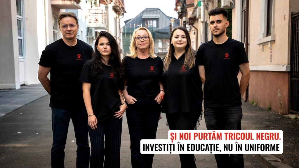 Front comun împotriva uniformelor obligatorii: Salvați Copiii susține protestul elevilor