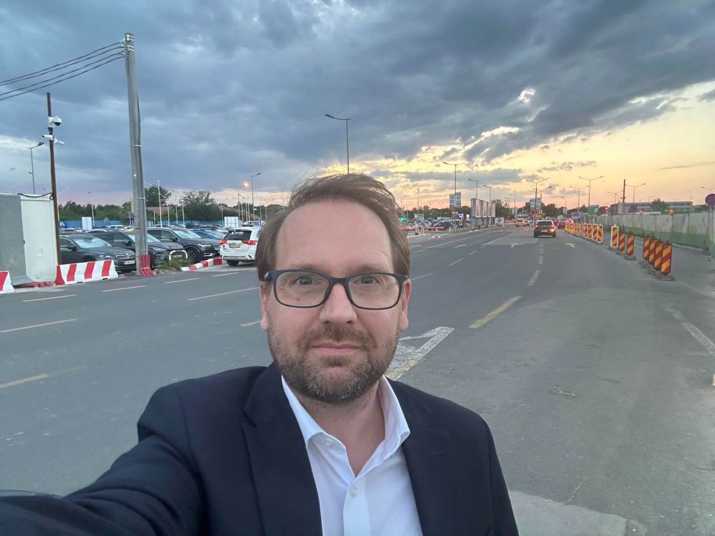 Dominic Fritz reacționează la criticile adversarilor: Revoluția nu este o piesă de muzeu
