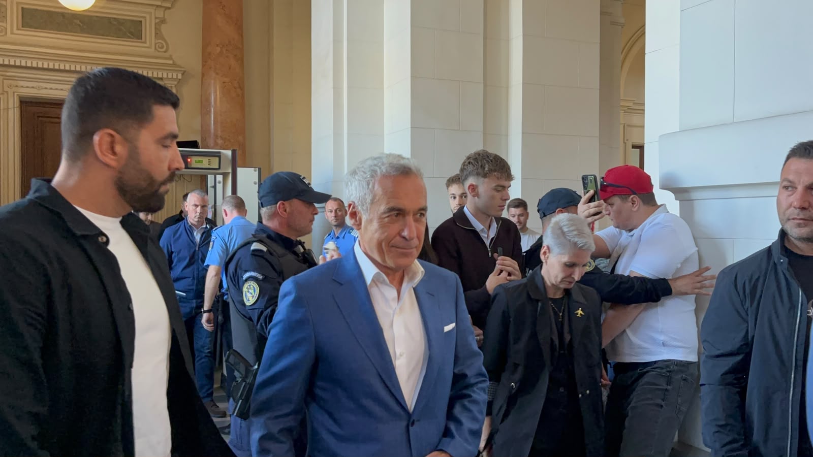 Călin Georgescu acuză clasa politică de trădare: Orice vot pentru Guvernul Mureșan este un act împotriva României