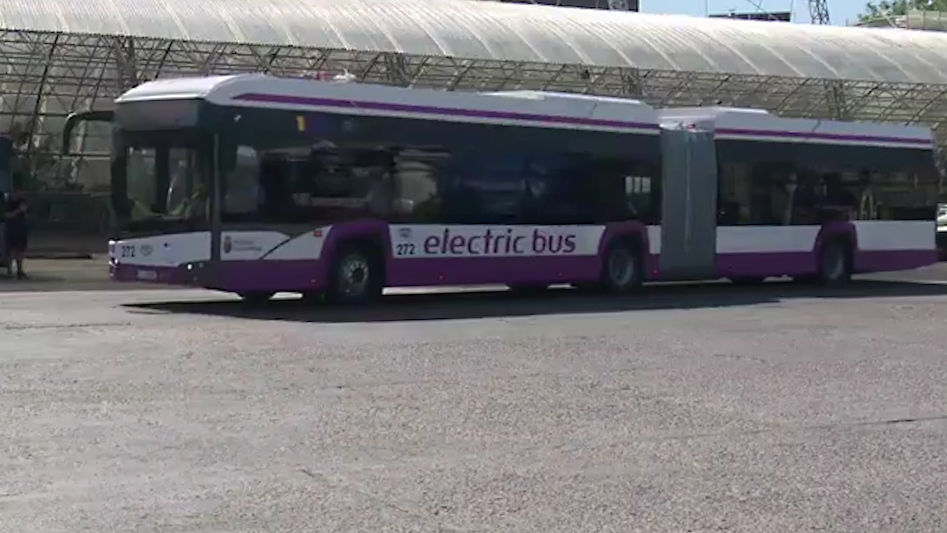 Cluj-Napoca investește 28,6 milioane lei în 10 autobuze hibride articulate pentru transportul public