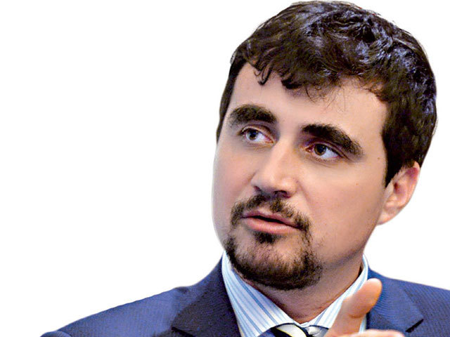 Eșecul guvernului Mureșan în Parlament: Critici privind lipsa de implicare și riscul politic