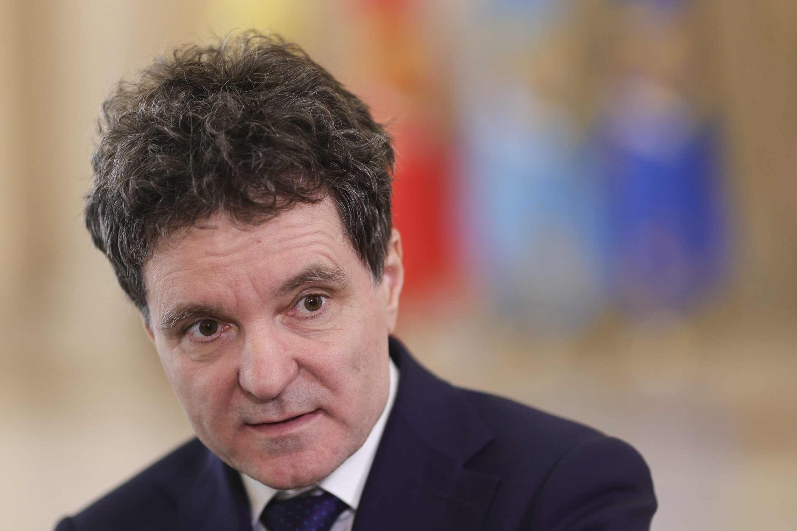 Nicușor Dan, sub foc după amânarea consultărilor pentru noul premier: Tudor Chirilă îl acuză de eșec