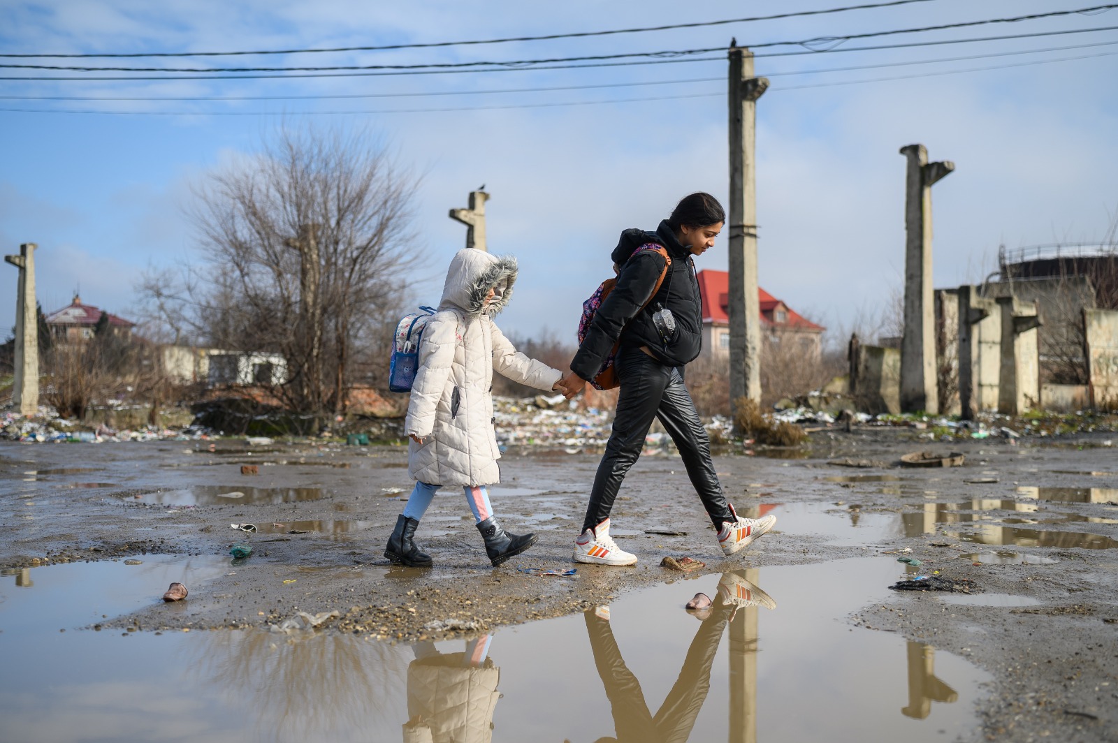 Criza abandonului școlar din România: sunt necesare peste 3.000 de centre de zi pentru a proteja copiii