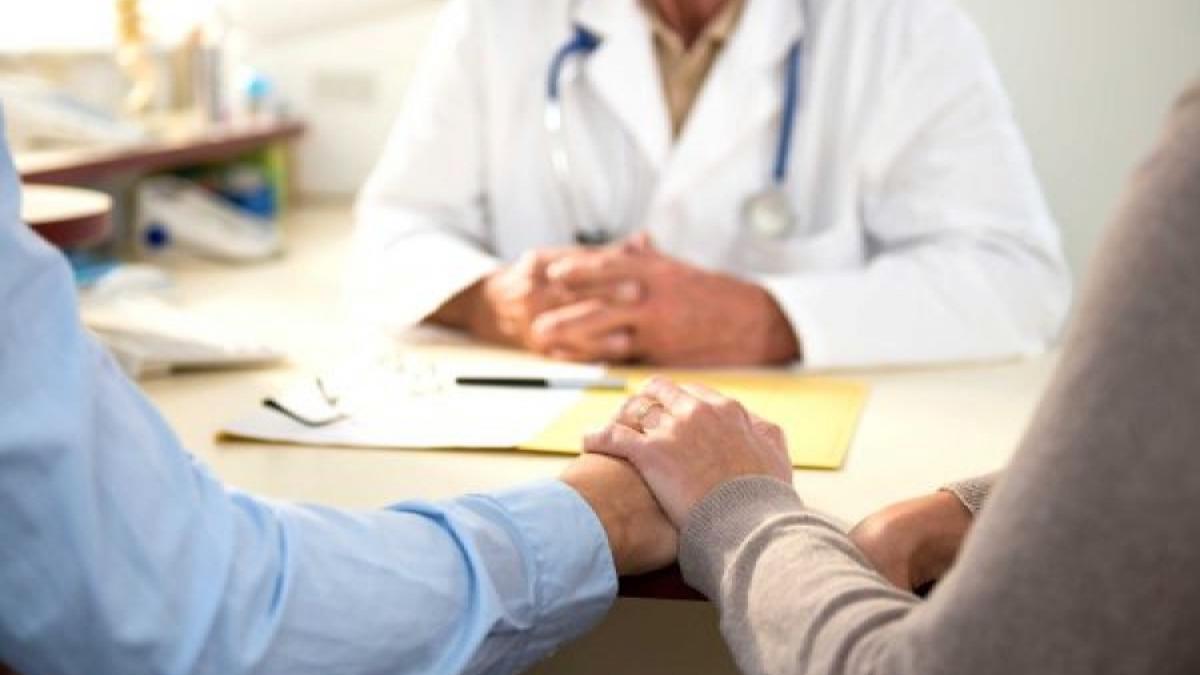 Marius Văduva oferă servicii pacienților cu cancer fără a fi medic: controverse privind tratamentele alternative