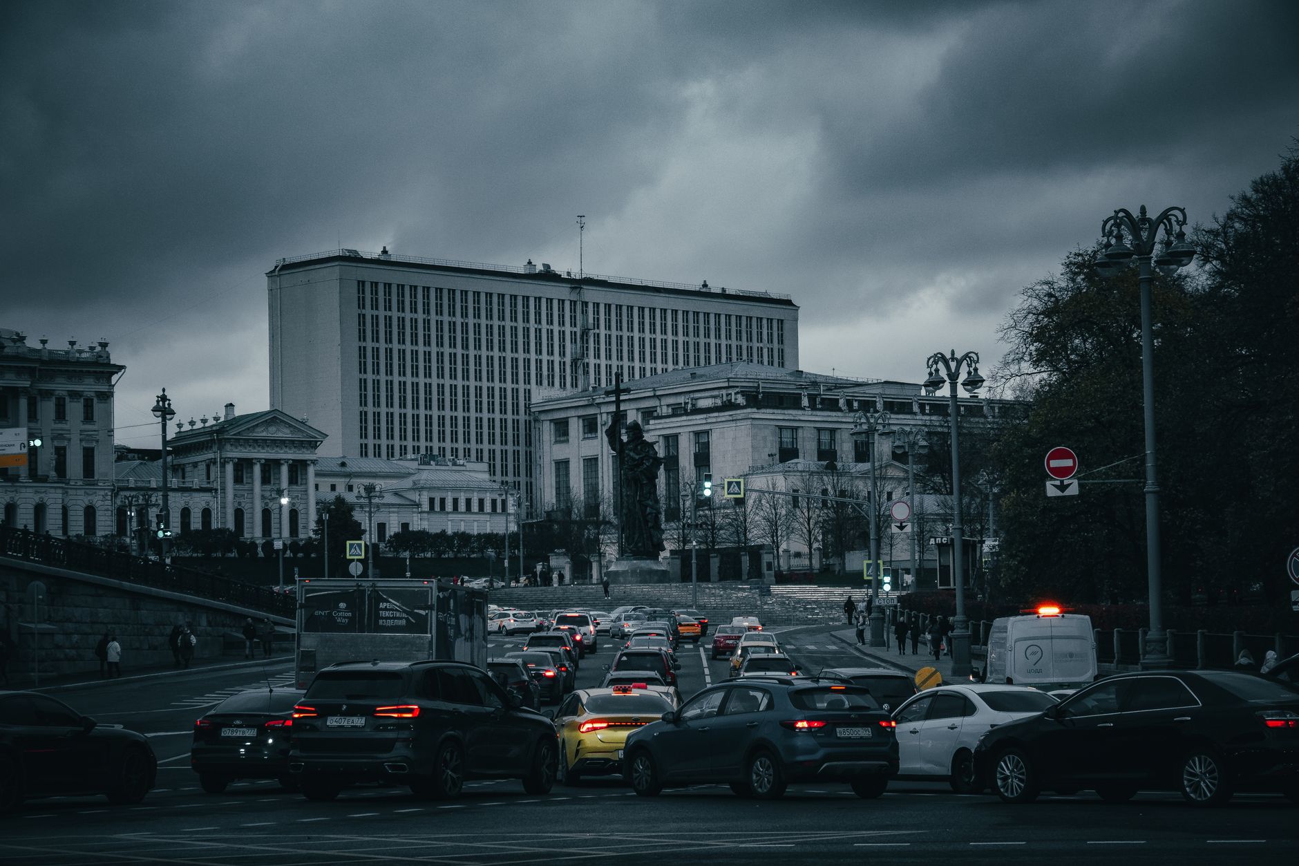 Bucureștiul va restricționa accesul mașinilor poluante între 2027 și 2032, conform propunerii primăriei