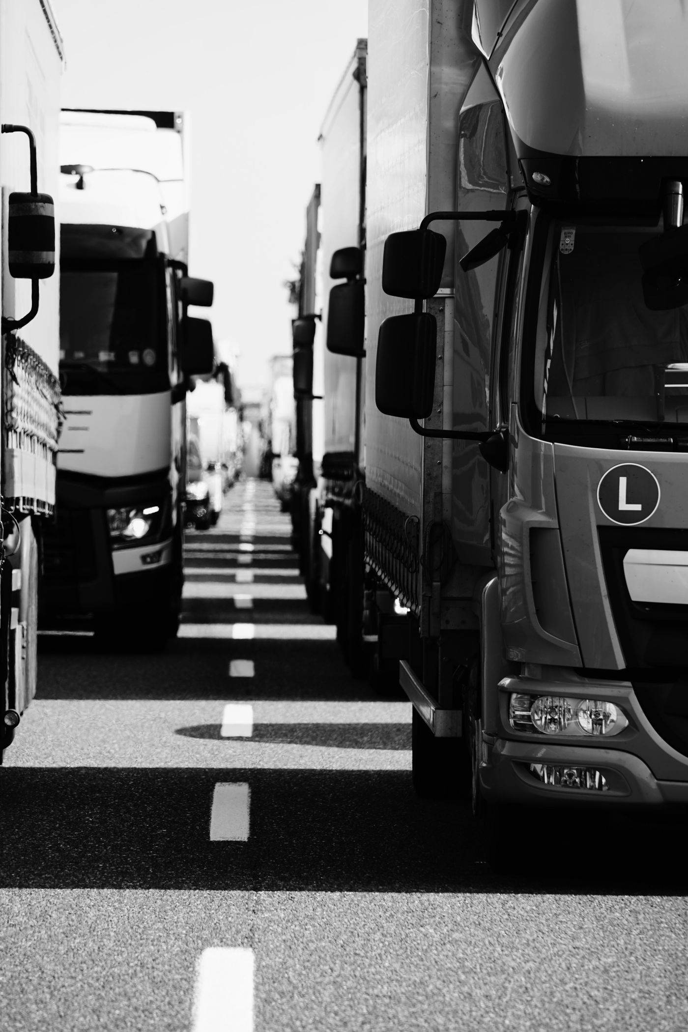 Protest masiv al transportatorilor la Târgu Jiu împotriva taxării TollRo și a costurilor la combustibil