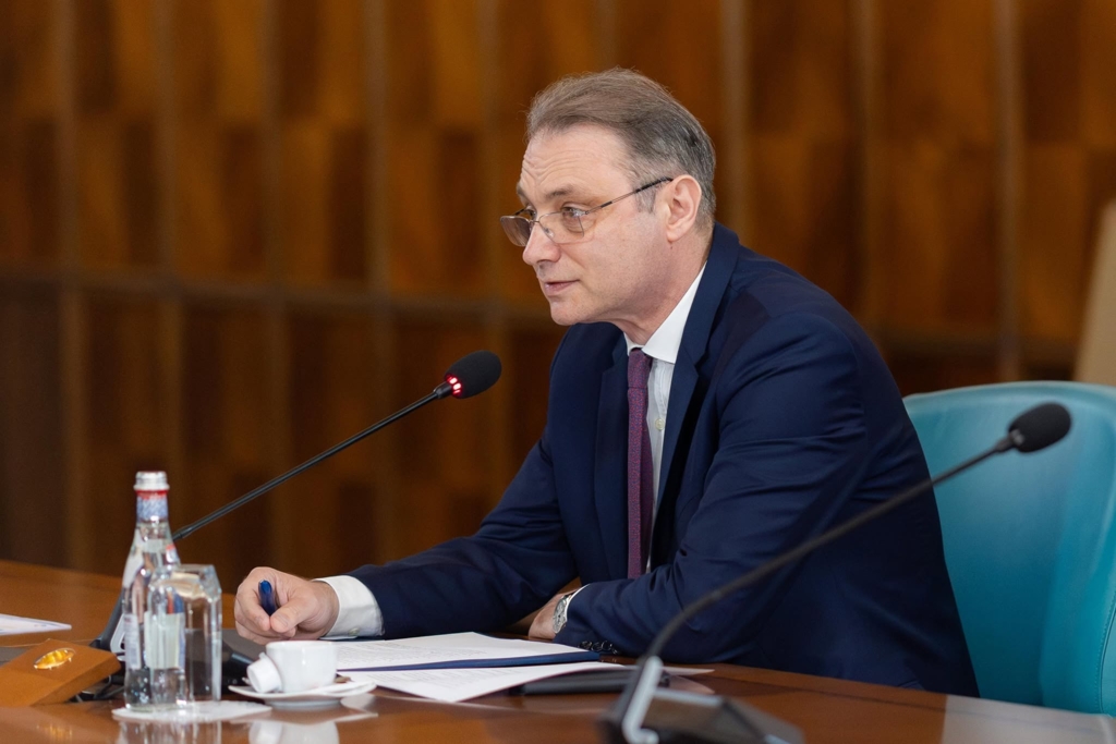 Profilul noului premier desemnat: Luca Niculescu deține trei locuințe și terenuri forestiere