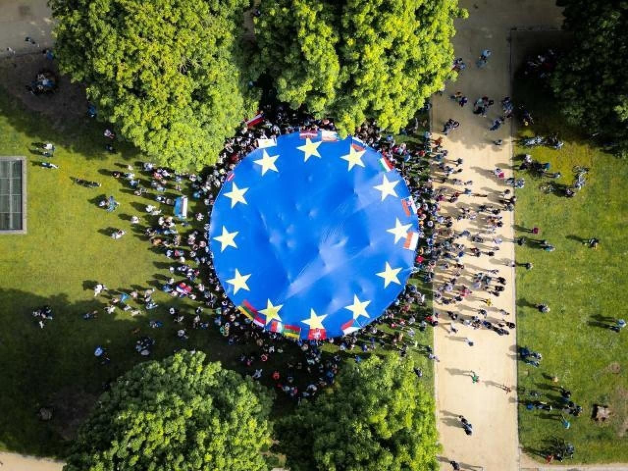Comisia Europeană propune perioada de probă de 15 ani pentru noii membri UE pentru a preveni crizele politice