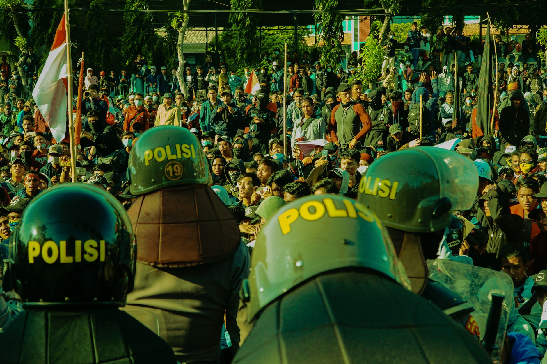 Proteste continue în fața Arestului Central pentru Călin Georgescu: susținători acuză o persecuție politică