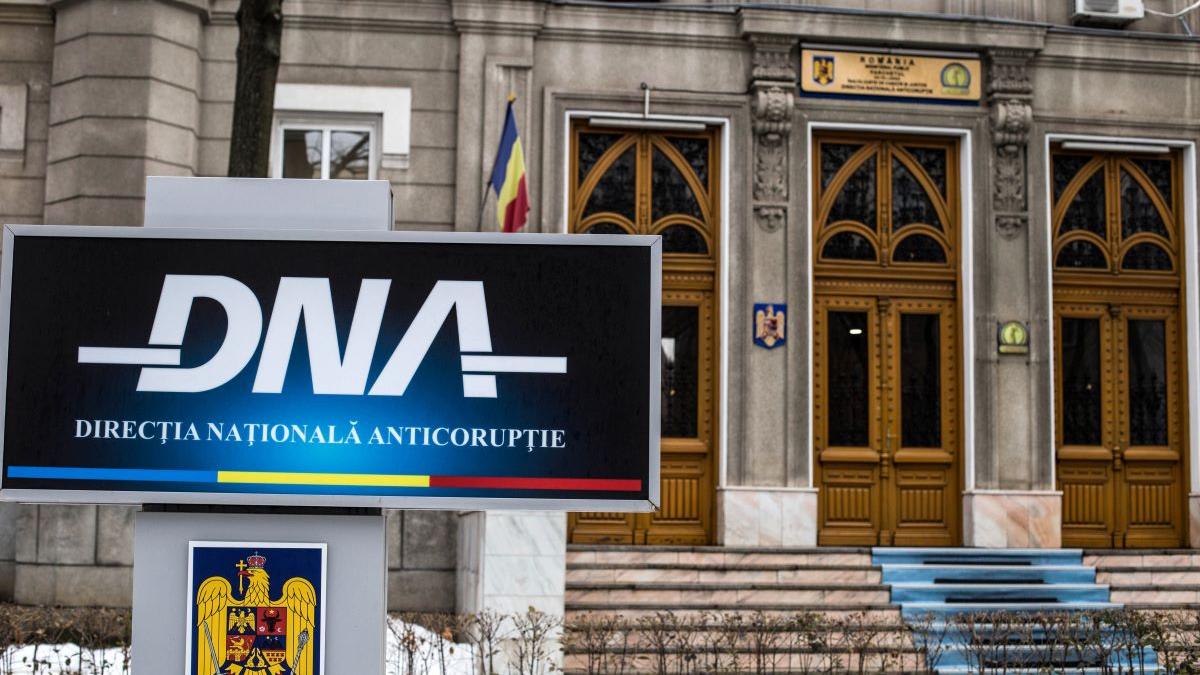 Scandal în Armată și la Ambulanța Olt: Un bărbat este investigat pentru șpagă de peste 170.000 de lei