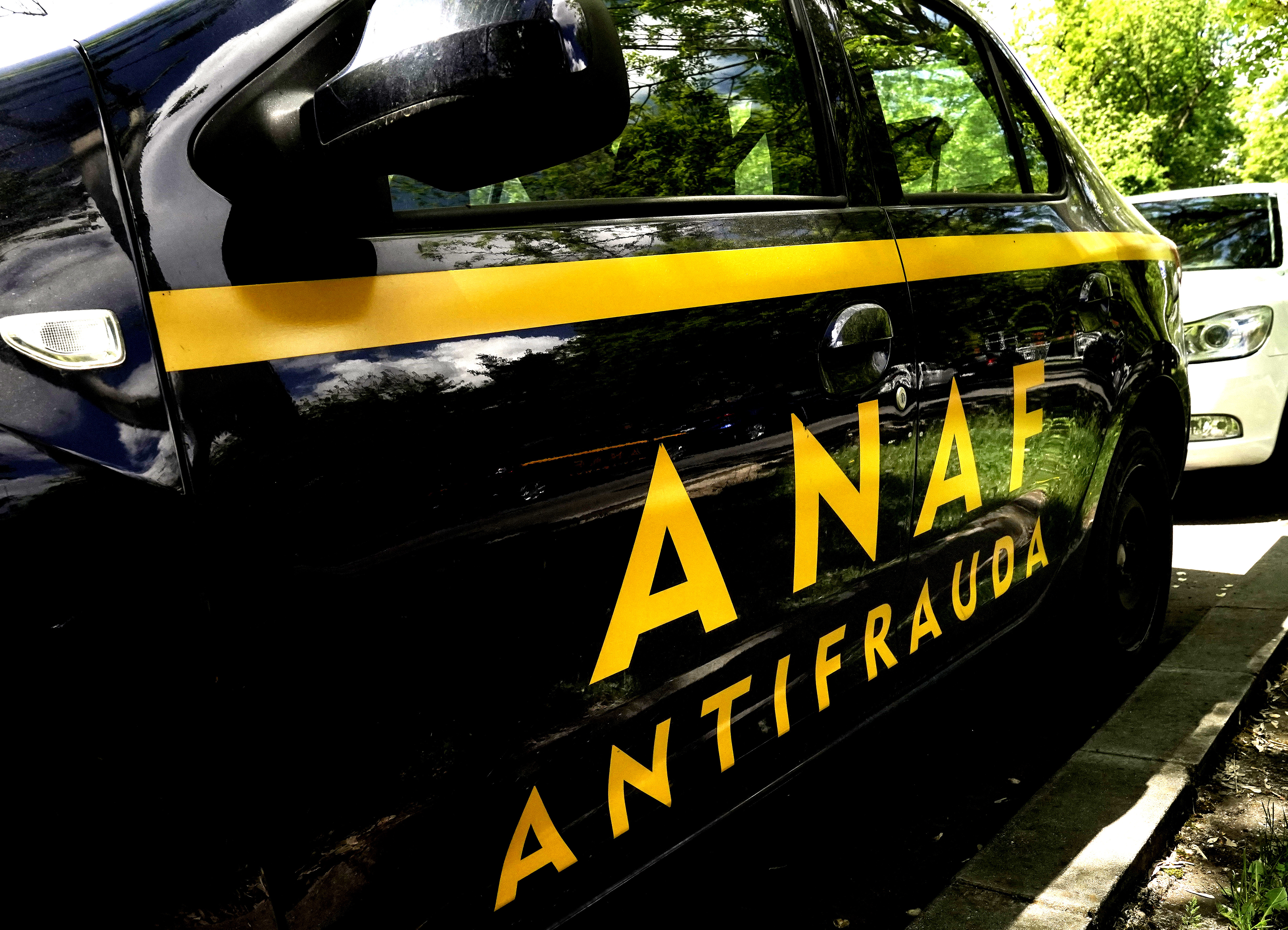 Schemă de fraudă cu facturi de 32 de milioane de lei în sectorul de recrutare asiatică