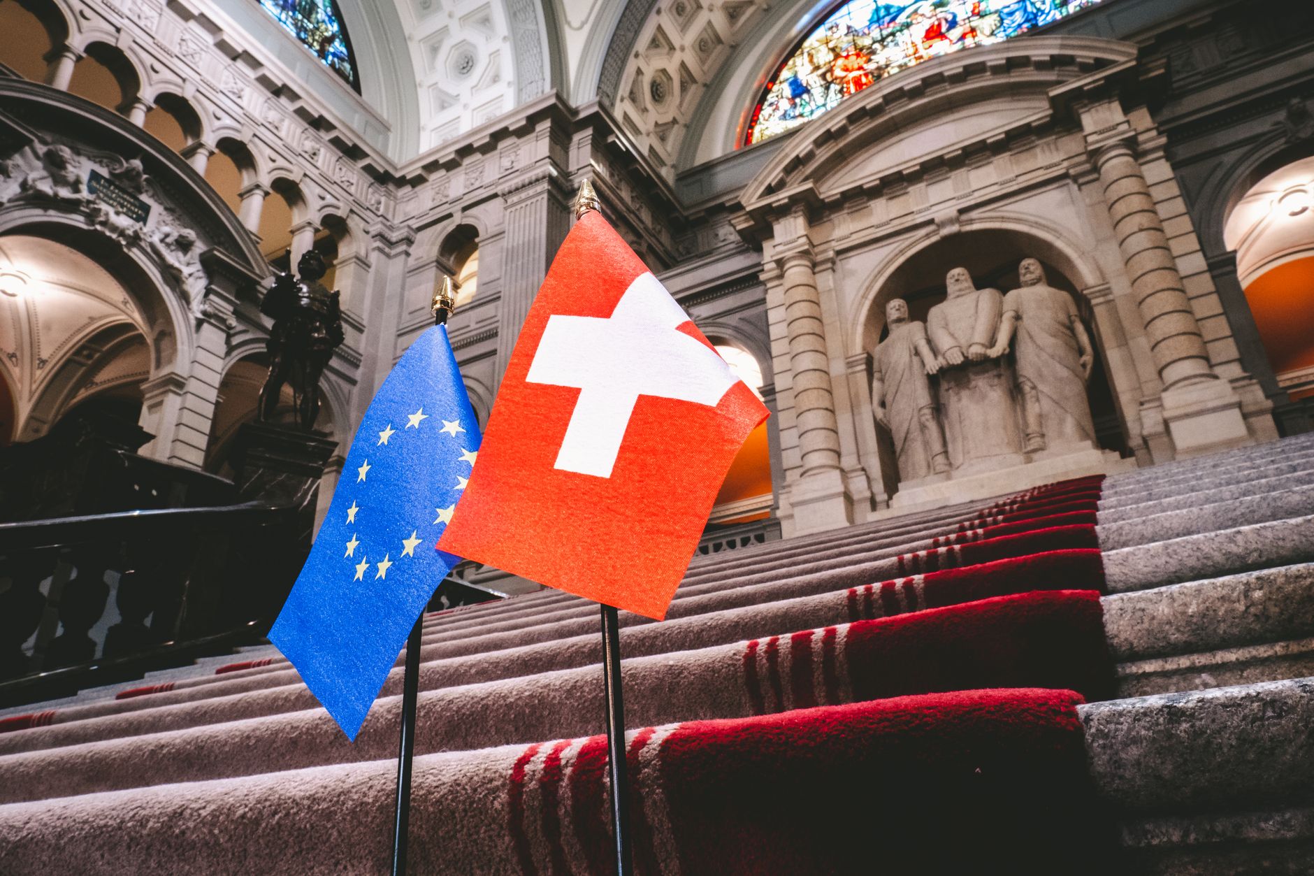Secretul unităților antispălare de bani nu poate fi absolut: propunere juridică pentru protecția datelor în UE