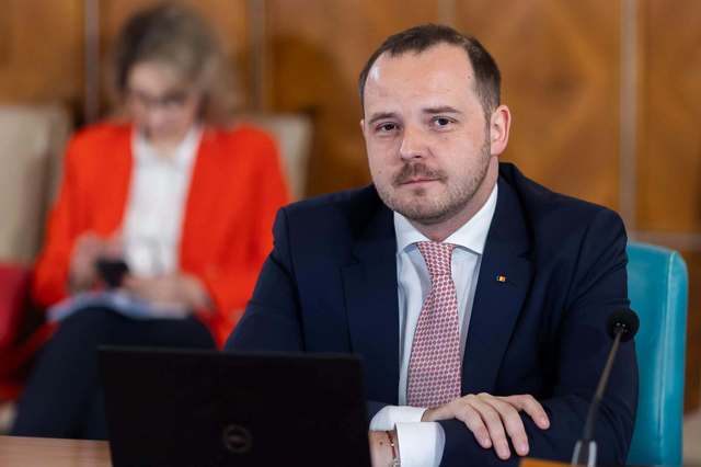 Rogobete acuză premierul demis de orgoliu: România este un pacient în Terapie Intensivă care nu mai poate respira