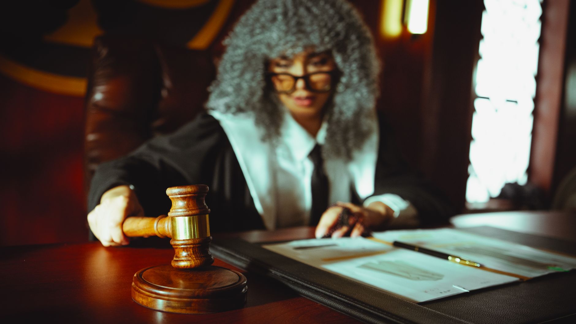 Dosar cu 16 cetățeni ruși trimși în judecată pentru obținerea ilegală a cetățeniei române prin acte false
