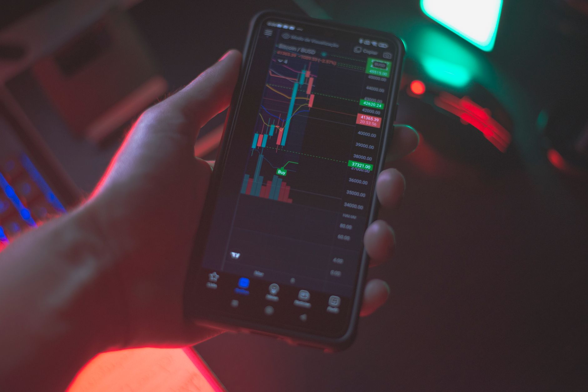 Rețeaua de influenceri pentru Călin Georgescu: Cum a funcționat mecanismul de finanțare prin TikTok și criptomonede