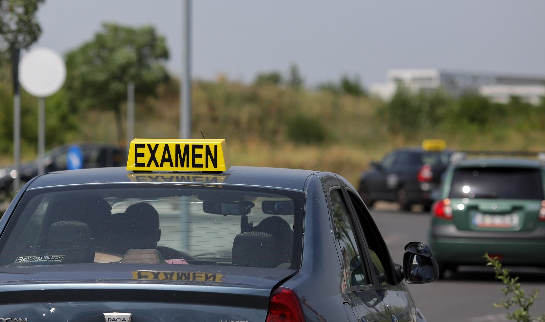 Percheziții DNA la Serviciul Permise și Înmatriculări Ilfov: Corupție pentru examenul auto și documente