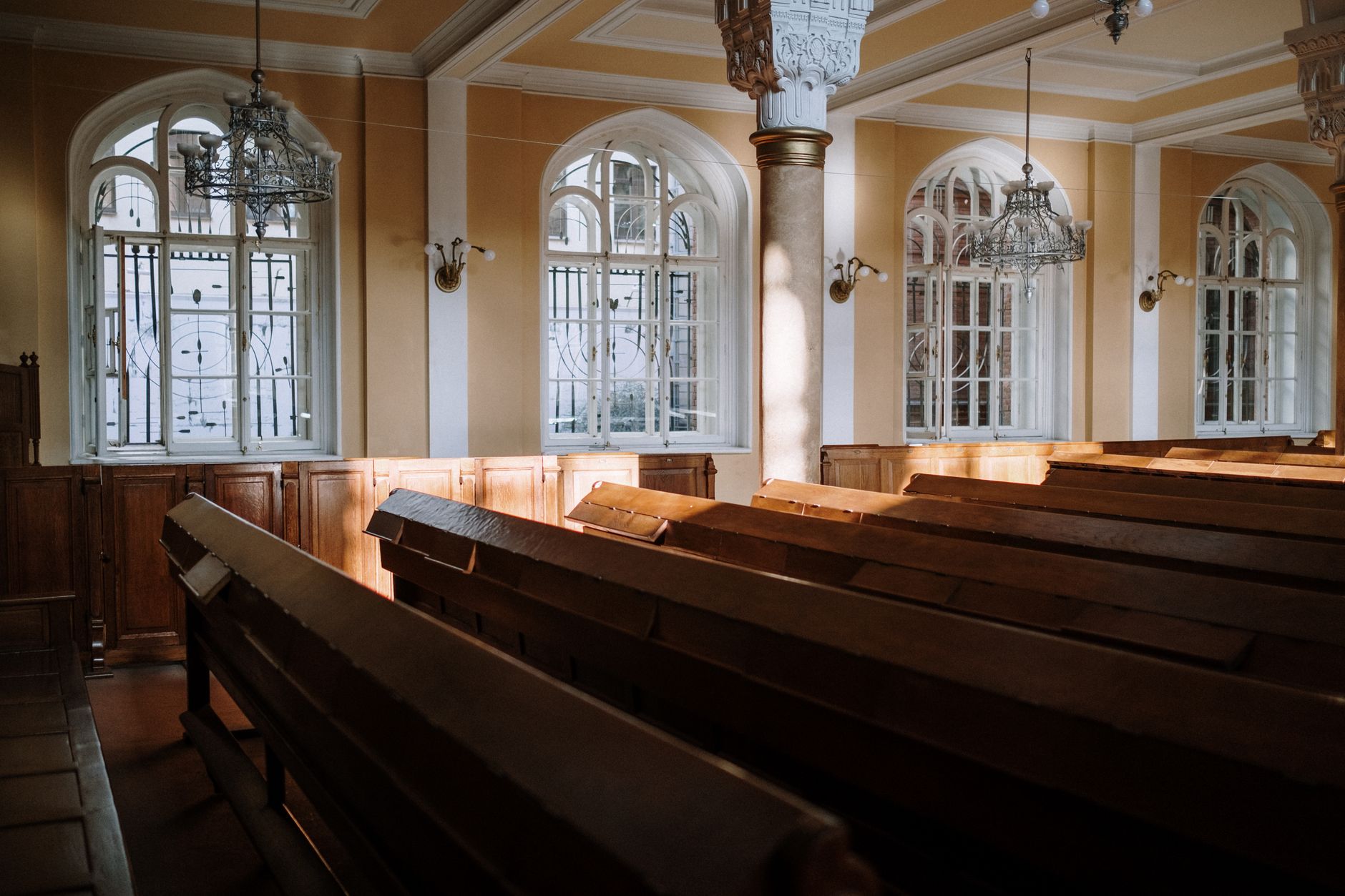 Călin Georgescu trece de la arestul preventiv la arestul la domiciliu: decizia Tribunalului București